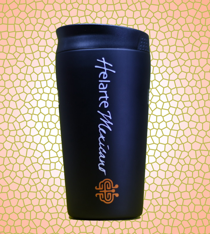 Vaso de café con la marca Helarte Mexicano